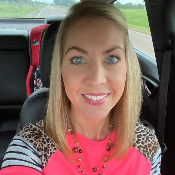 Meet your Posher, Debbie - Picture 1 of 1